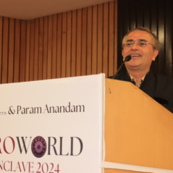 CA Shankar Ghansahamdas Andani honored with Life Time Achievement Award in Astroworld Conclave 2024.
